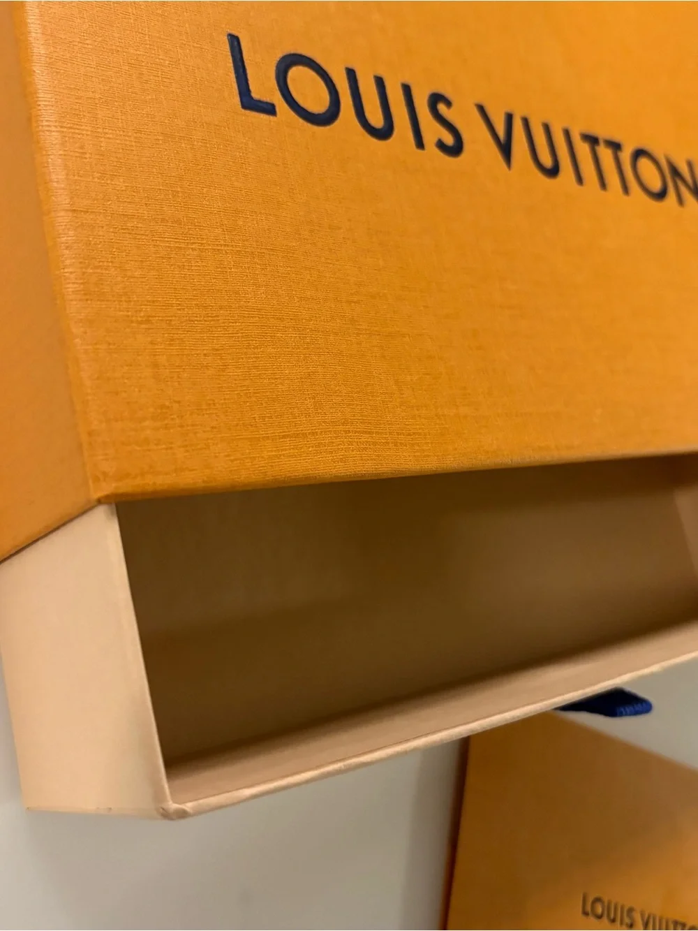 Louis Vuitton zippy wallet Medium small gift box